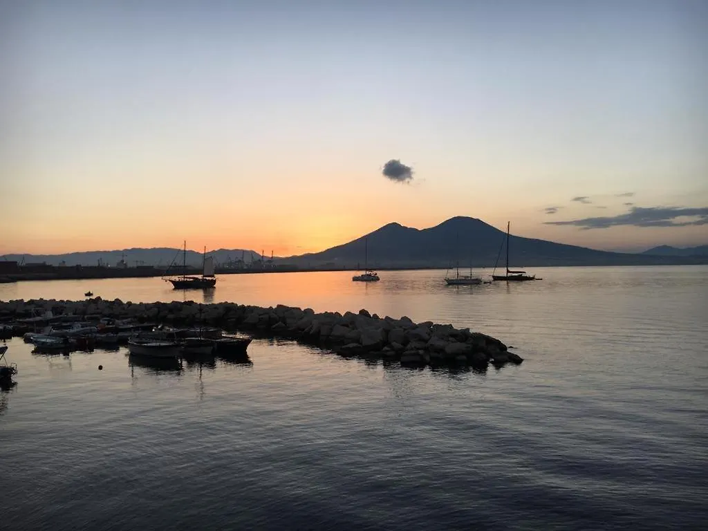 Napoli Relax Rooms-Vicino Lungomare-