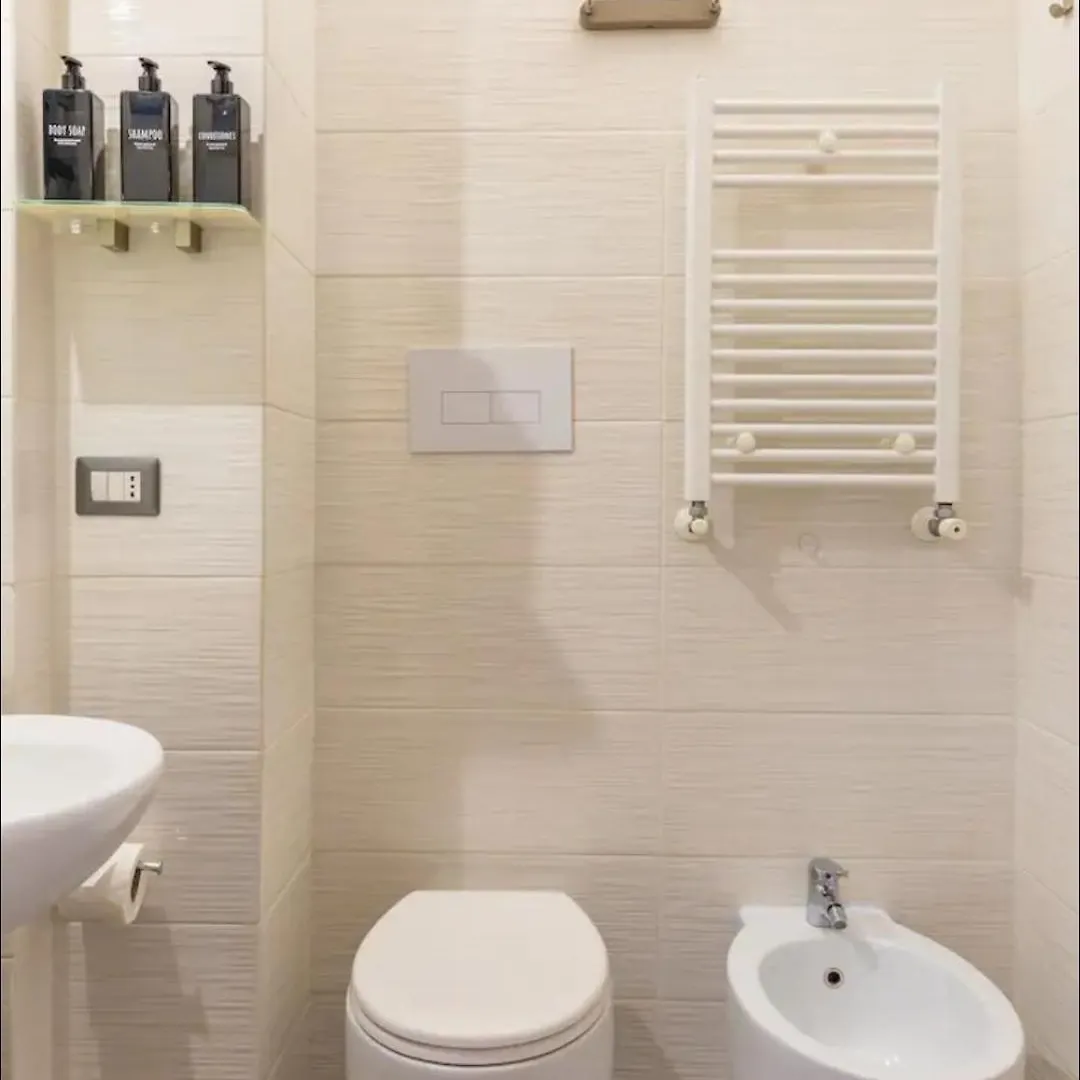 Apartment Napoli Relax Rooms-Vicino Lungomare- Italy