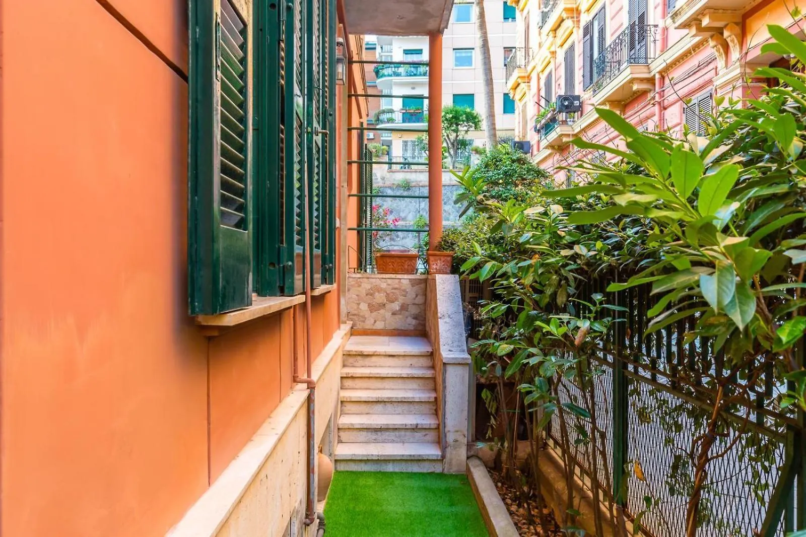 Apartment Napoli Relax Rooms-Vicino Lungomare- Italy